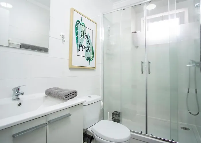 Sunny In A Typical Neighborhood * Lisboa