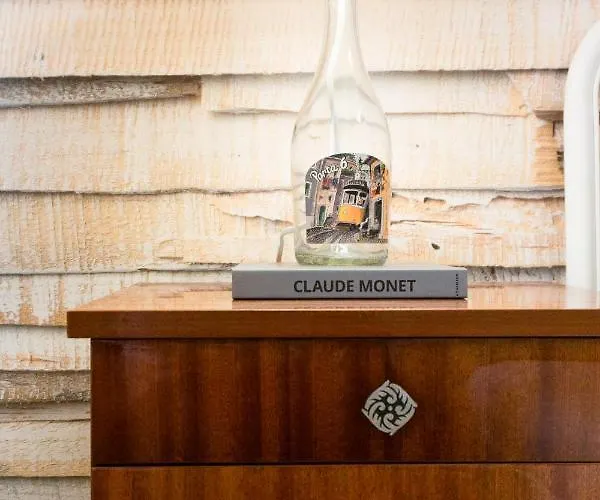 Sunny In A Typical Neighborhood *