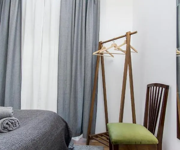 Sunny In A Typical Neighborhood Apartmán