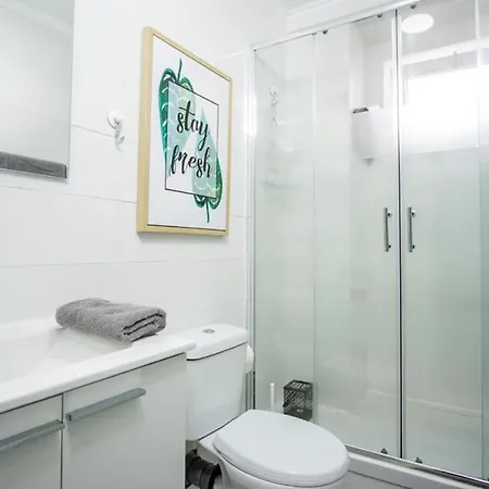 Sunny In A Typical Neighborhood * Лиссабон