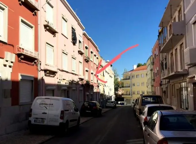 Sunny In A Typical Neighborhood Lejlighed *